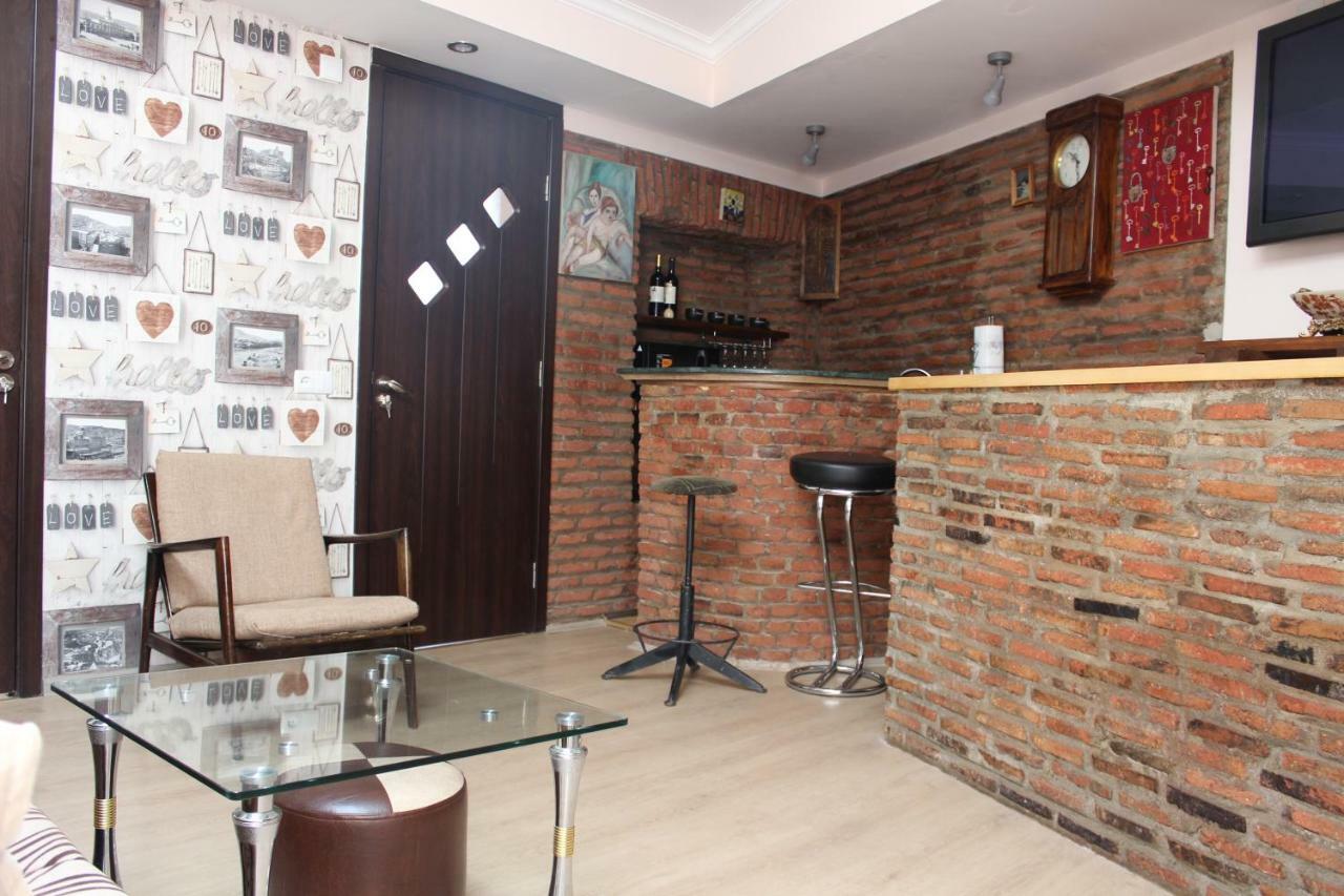 Lui Lui Apartment Tbilisi Bagian luar foto